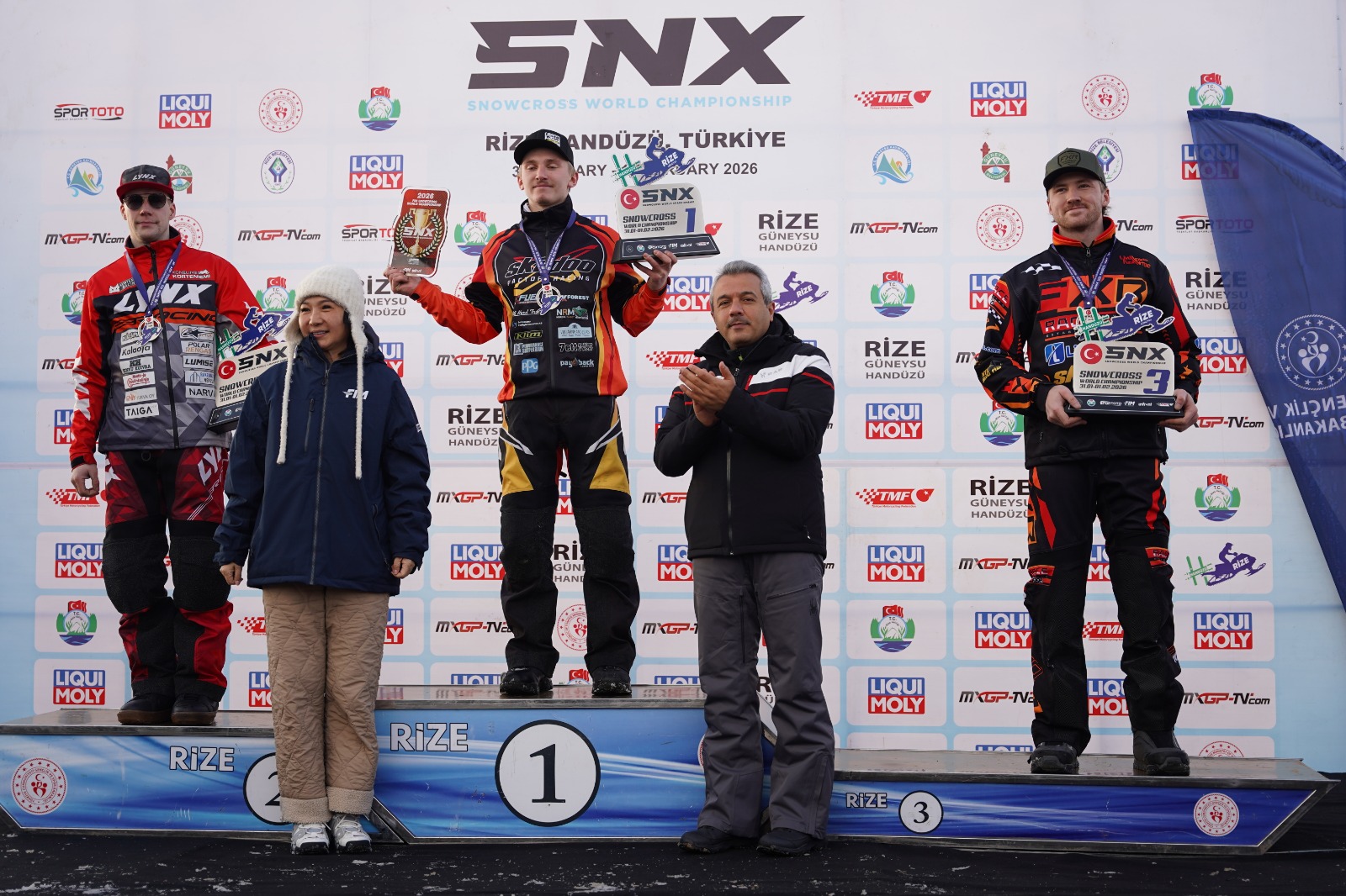 SNX Türkiye Handüzü’nde Gerçekleşti