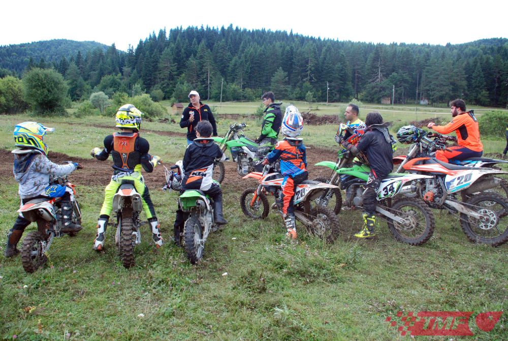 Motokros Eğitim Kampı Azday'da Yapıldı