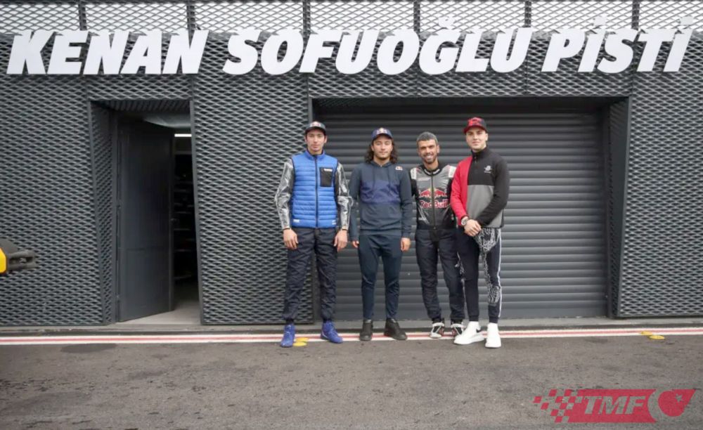 Sofuoğlu, Milli Motosikletçilerden Şampiyonluk Bekliyor