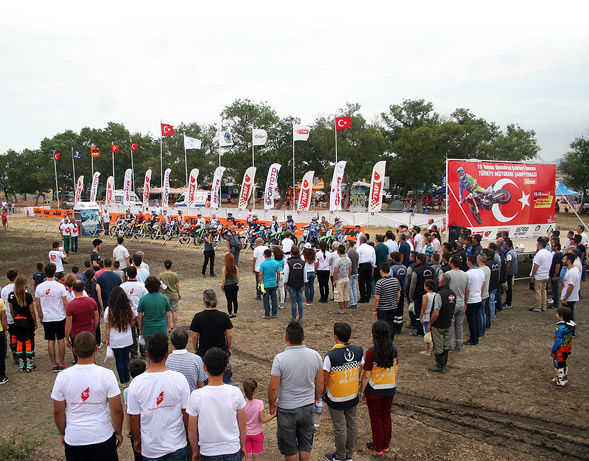 Kahramanlarımızı Rahmet ve Minnetle Anıyoruz