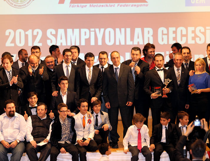 Şampiyonlar İstanbul'da Kupalarına Kavuştu