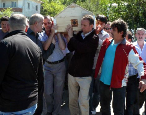 Yunus Akgül`ün Kardeşi Toprağa Verildi