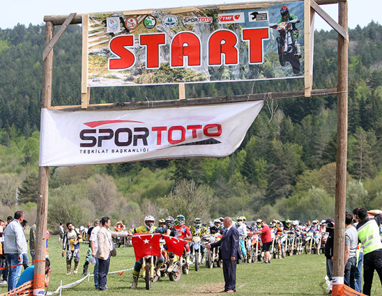 Enduro Şampiyonası Hızlı Başladı