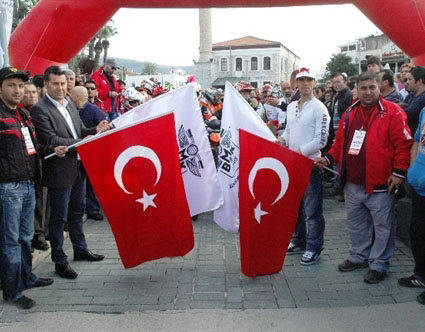 Burak Özel Yarışı’nın Startını Dünya Şampiyonu Sofuoğlu Verdi