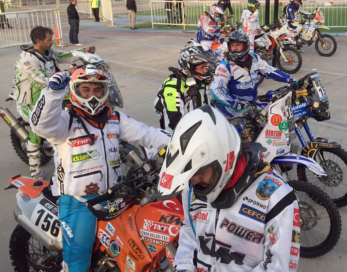 Sporcularımız Dakar'da İlk Günü Sorunsuz Atlattı