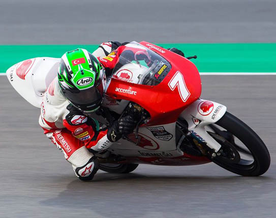 Öncü Kardeşler Malezya'da