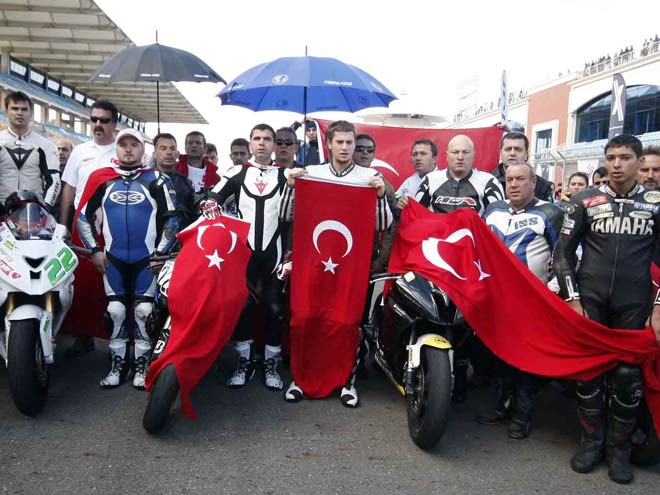 Şehitlerimizi Minnetle Andık
