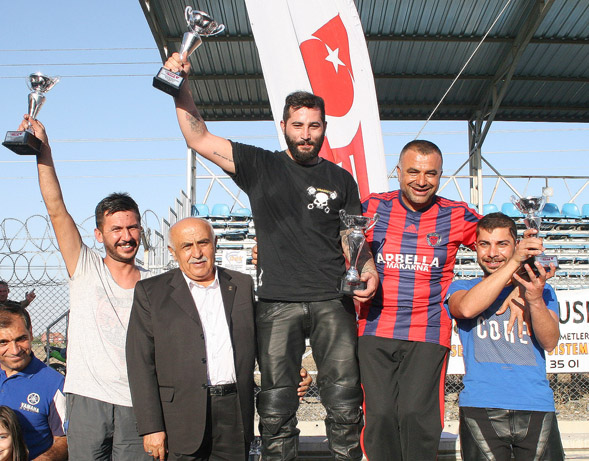 Drag’ta Perde Konya’da İndi