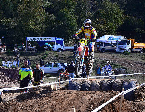 Enduro Heyecanı Kartepe'de Zirve Yaptı
