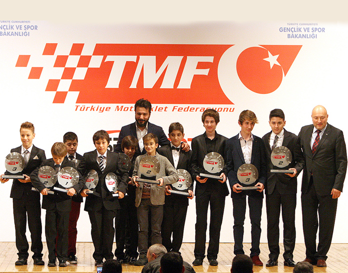 Yılın En Hızlıları Kupalarına Kavuştu