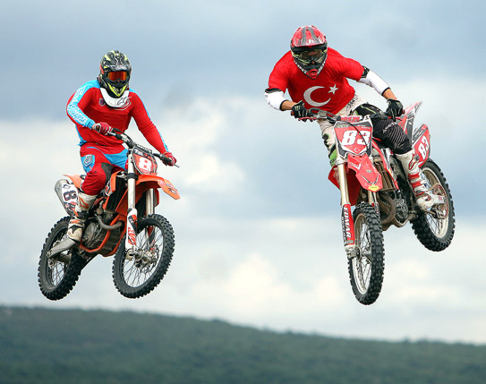 Tekerler Şehitlerin Anısına Döndü