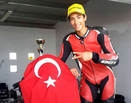 Toprak Razgatlıoğlu Macaristan'da Birinci Oldu