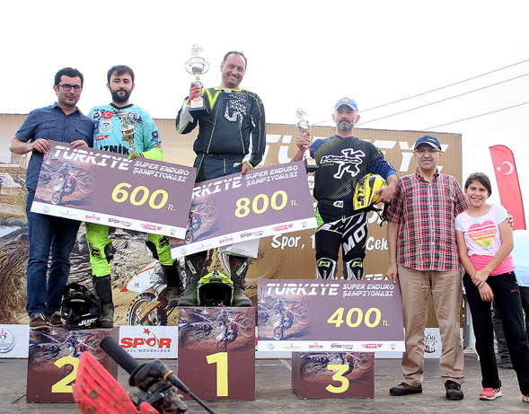 Süper Enduro Tutkunları Bergama'da Buluştu