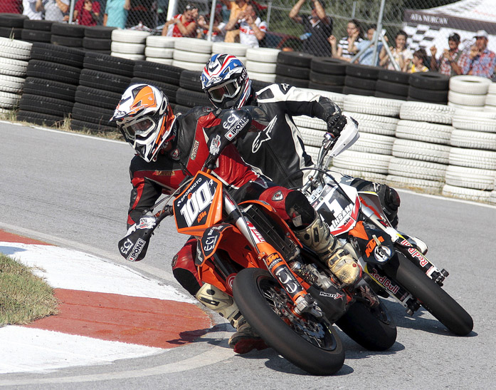 Süpermotocular Muhteşem Döndü