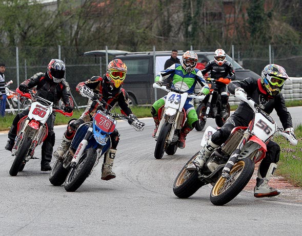 Süpermoto'da Rüzgar Akyazı’da Esecek