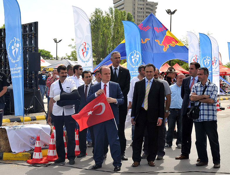 Süpermoto Coşkusu Ankara'yı Sardı